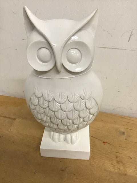 11" White Resin Owl