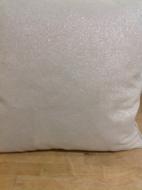 Pillow- 18" Champagne & Silver Pebble