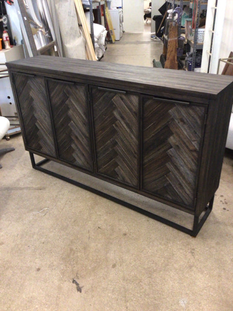 66" X 39" X 15" City Furniture Aspen Brown Credenza
