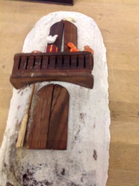 14" Pottery House