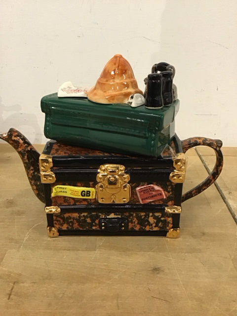11"x8" Firefighter Trunk Tea Pot