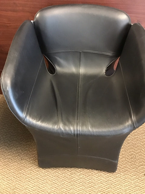 Black Leather Moroso Bloomy Chair