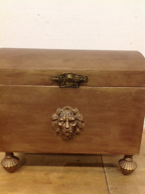 20" Gold Wood Lion Trunk Box