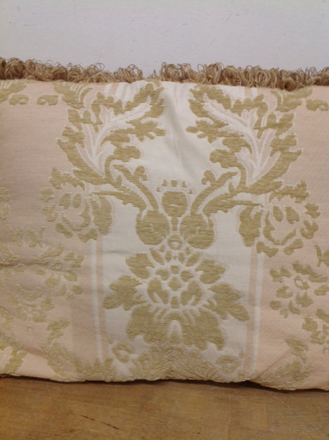 Pillow- 24" Austin Horn Gold Print W Fringe