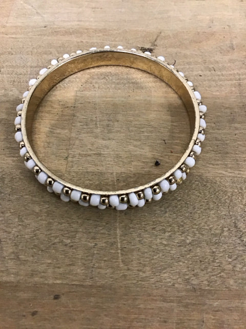 Goldtone W/White & Gold Beads Bracelet