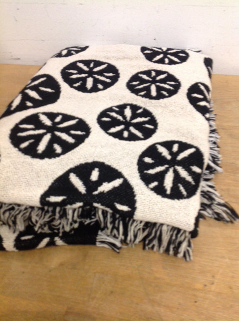 Throw- Black & White W Fringe