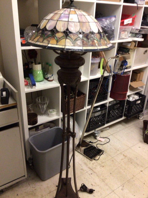 Visual Arts Floor Lamp W/Stained Glass Shade