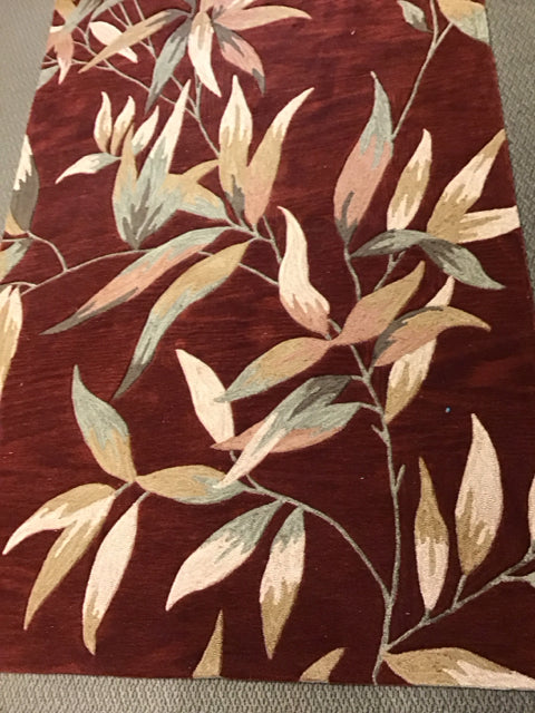 5'x7'.6" Maroon Leaf Rug
