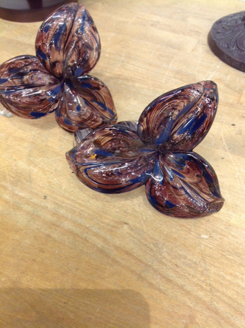 Set Of 2 Art Glass Flowers