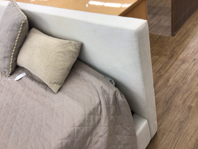AS-IS RH Modena Fabric Panel Platform King Bed(Discolored/Soiled)