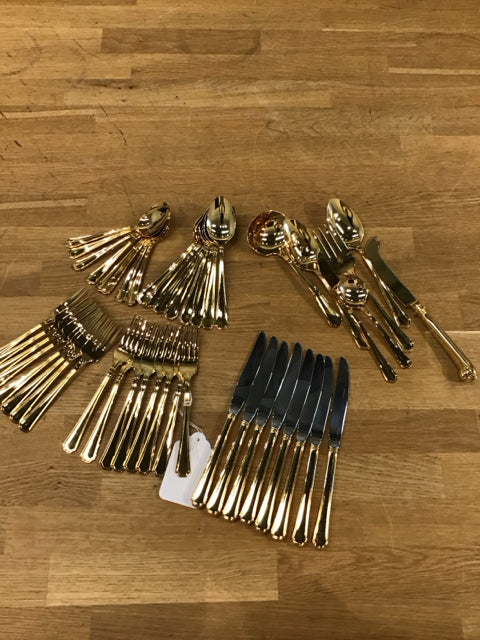 5PPS FOR 8 Oneida Gold Silversmith ++