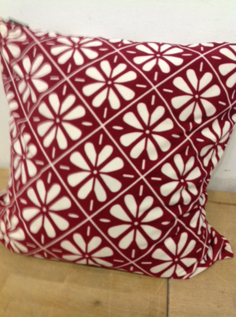 Pillow- 18" Red & White Fleece Print