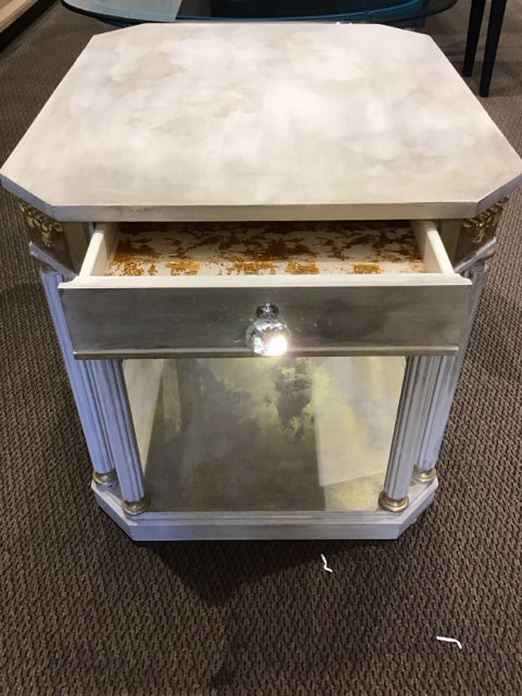 27"x24" White W/Gold Accents
