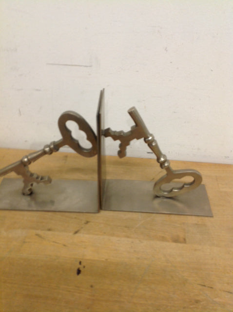 7" India Silver Metal Key Bookends