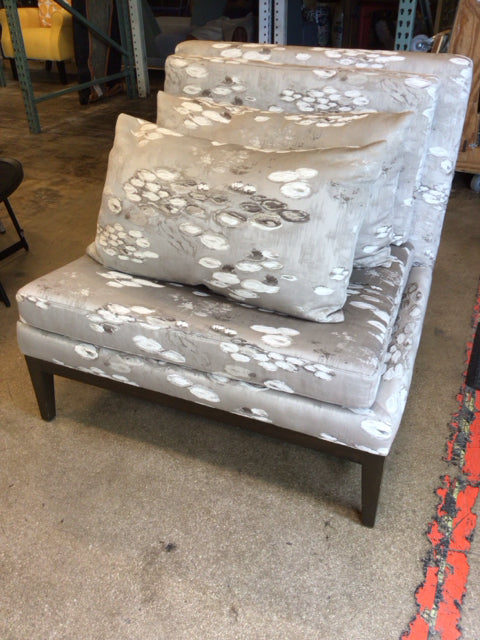 Grey & White Silk Fabric Armless Chair W/Pillows