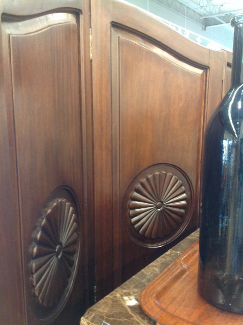 Screen- Dark Wood 4 Panel Medallion