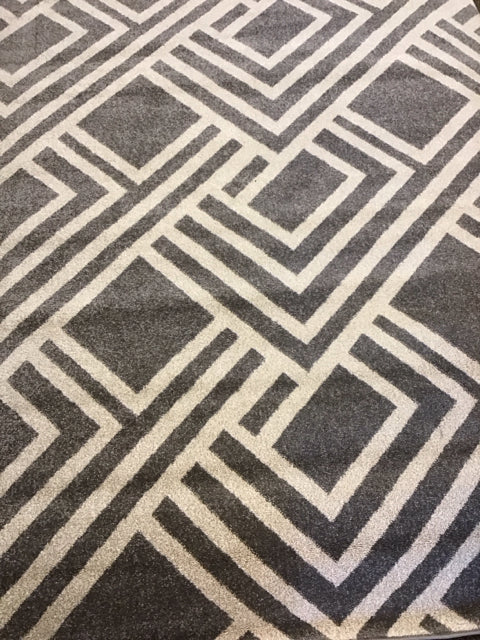 5.3'x7.7' Gray & White Geometric Rug