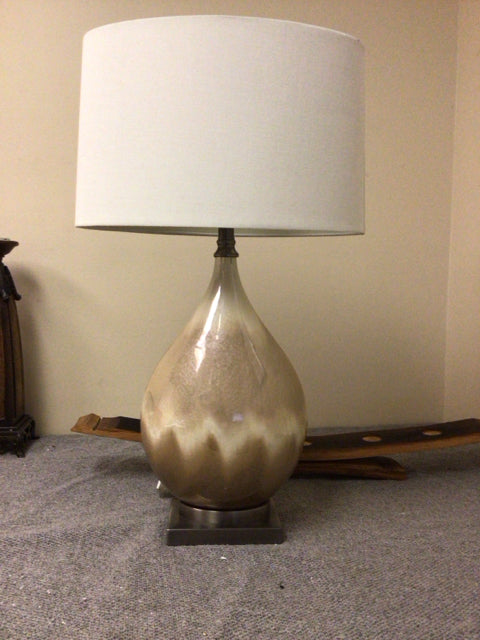 Glazed Cream Table Lamp W/Shade