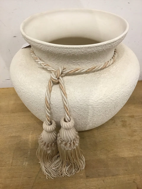 10.5" Cream Vase W/Tassle