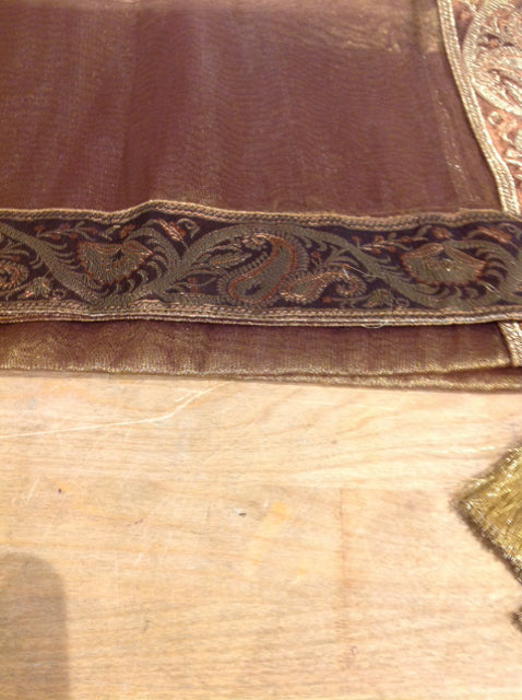 Runner - Gold Scroll W Tassels