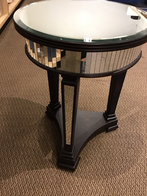 20"x26.5" Round Wood Mirrored End Table