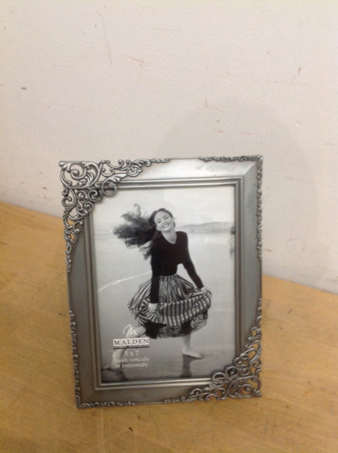 Photo Frame- 5" X 7" Silver Metal