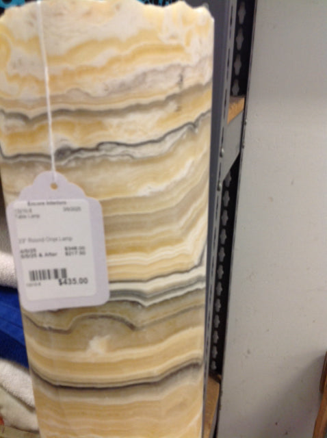 23" Round Onyx Lamp