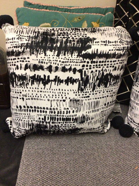 Pier 1 Black & White Pillow W/Pouf Tassels