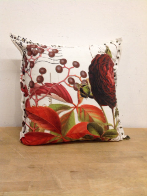 20" Flleece Floral Print W/Studs Pillow