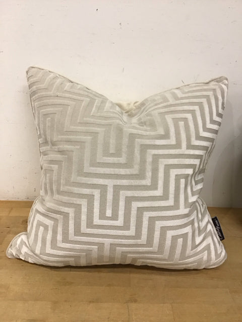 20" Beige & White Geometric Pattern