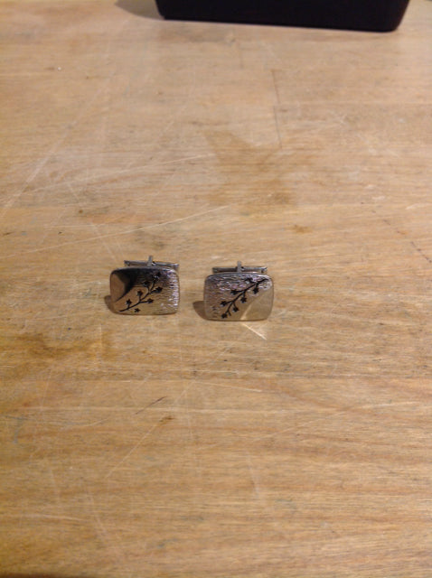 Pair Silver Leaf Cuff Link