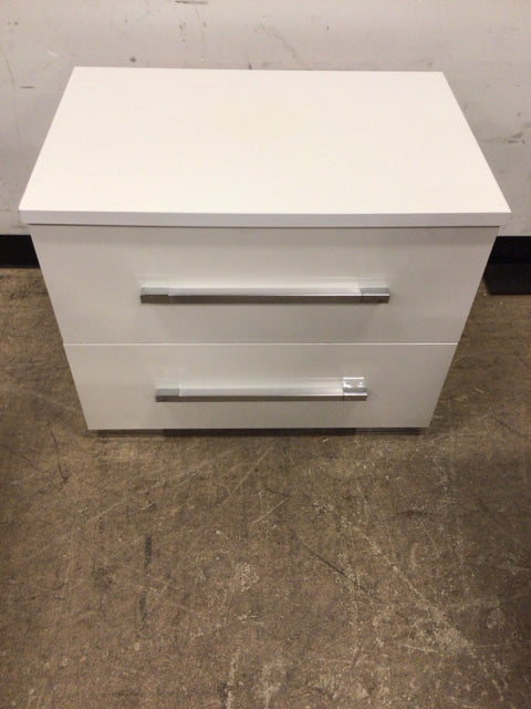 27.25" X 23.25" X 17.75" City Furniture Verona White Nightstand
