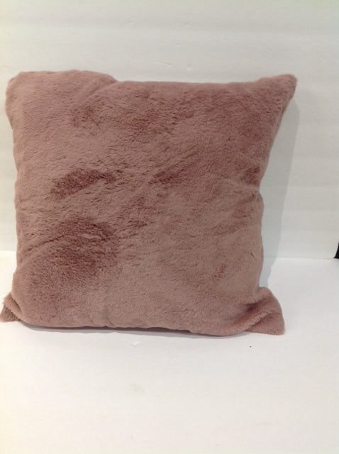 18" Lavender Faux Fur Pillow