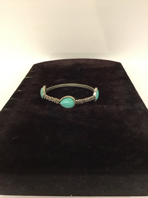 Silver Metal Bracelet w/Turquoise