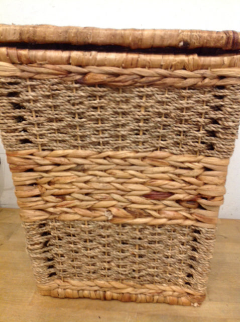 Basket- 20" Wicker Storage W Lid