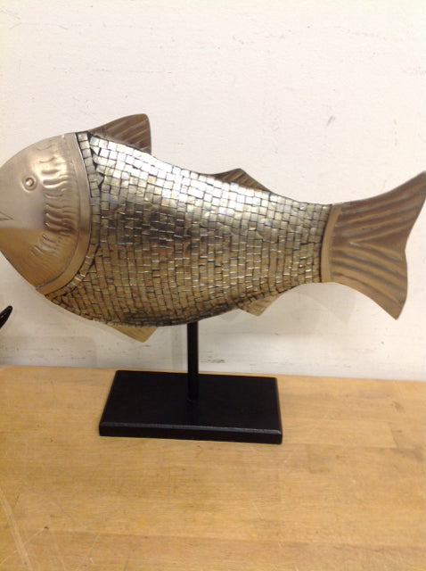 13" Silver Metal Fish On Stand