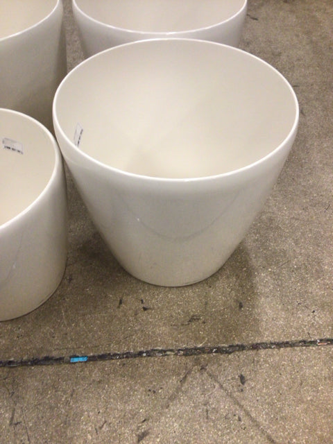 17" X 16" Lechuza Classico Premium White Planter