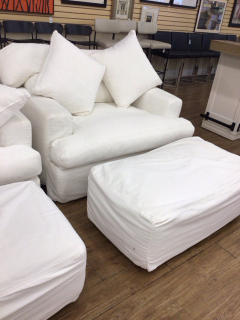 City Furniture Delilah White Fabric Chair W/Ottoman