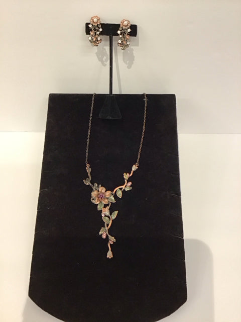 Rose Gold Tone Floral Necklace w/Earrings