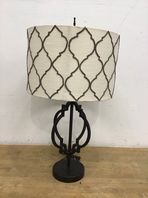 32" Metal Open Medallion Lamp w/PB Shade