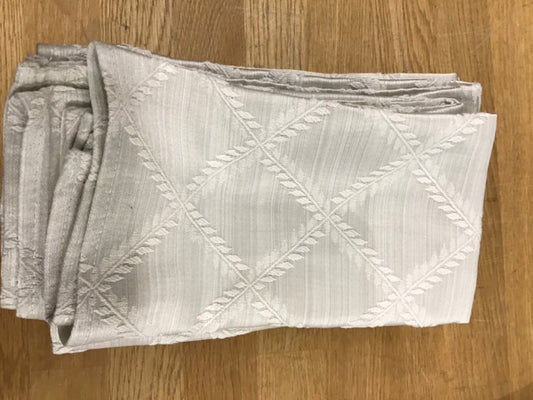 12 Silver Diamond Leaf Pattern Napkins