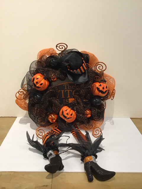 Halloween  Witch Wreath w/Dangling Legs