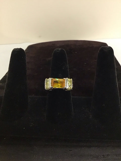 Silver Ring w/Yellow Faceted Stone