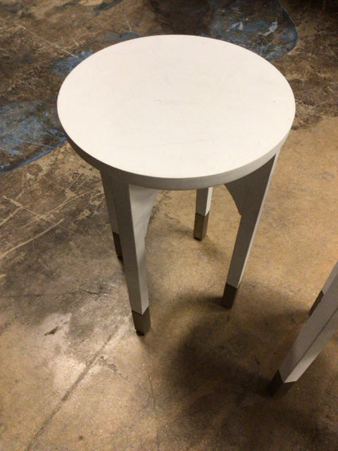14 1/8" X 21 1/2" Round White Wood Metal Cap Leg End Table