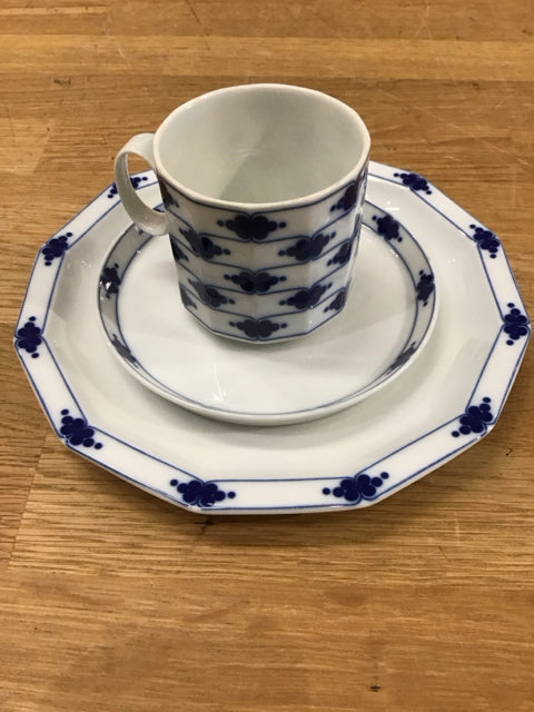 33 PC Corinth By Rosenthal Dessert Service
