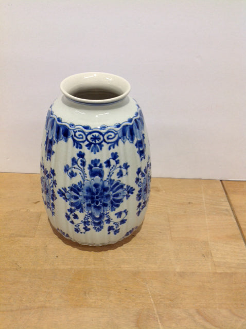 7" Delft Blue/White Porcelain Vase