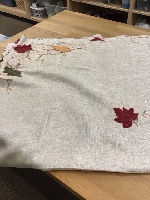 Gold Linen Weave Tablecloth w/Open Fall Leaves