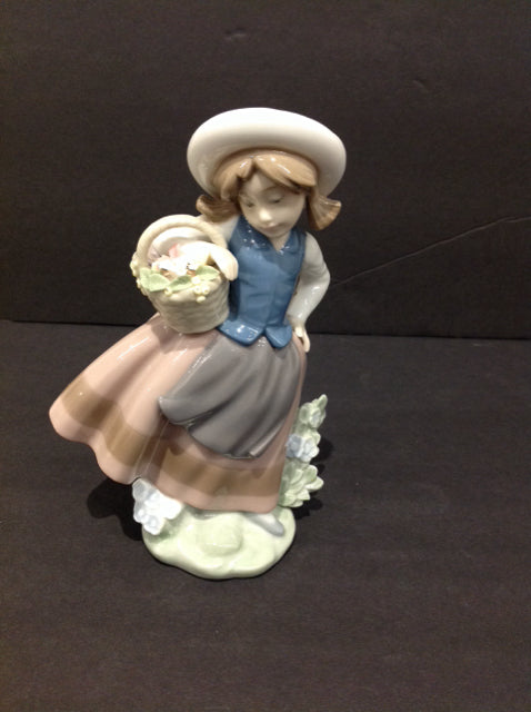 6.5" Lladro Girl w/Flower Basket