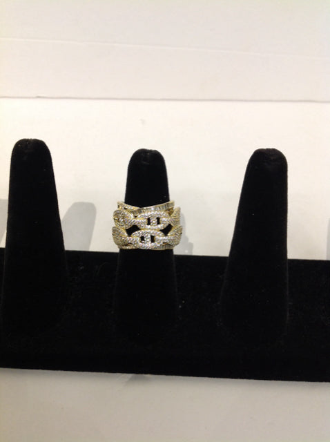 Gucci Style Gold Paive Ring