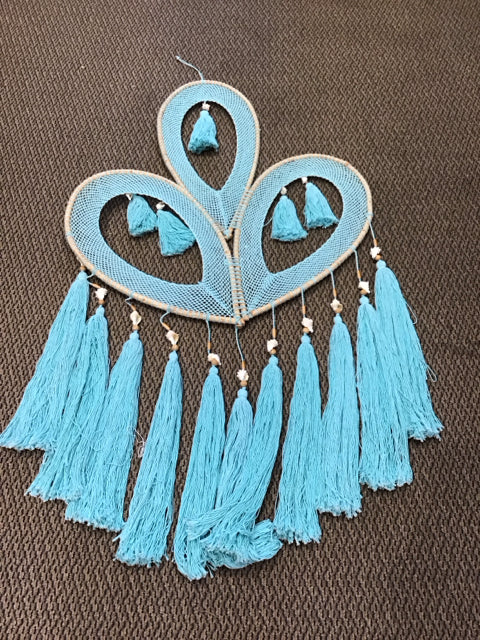 Trefoil Dream Catcher Aqua Yarn w/Shells